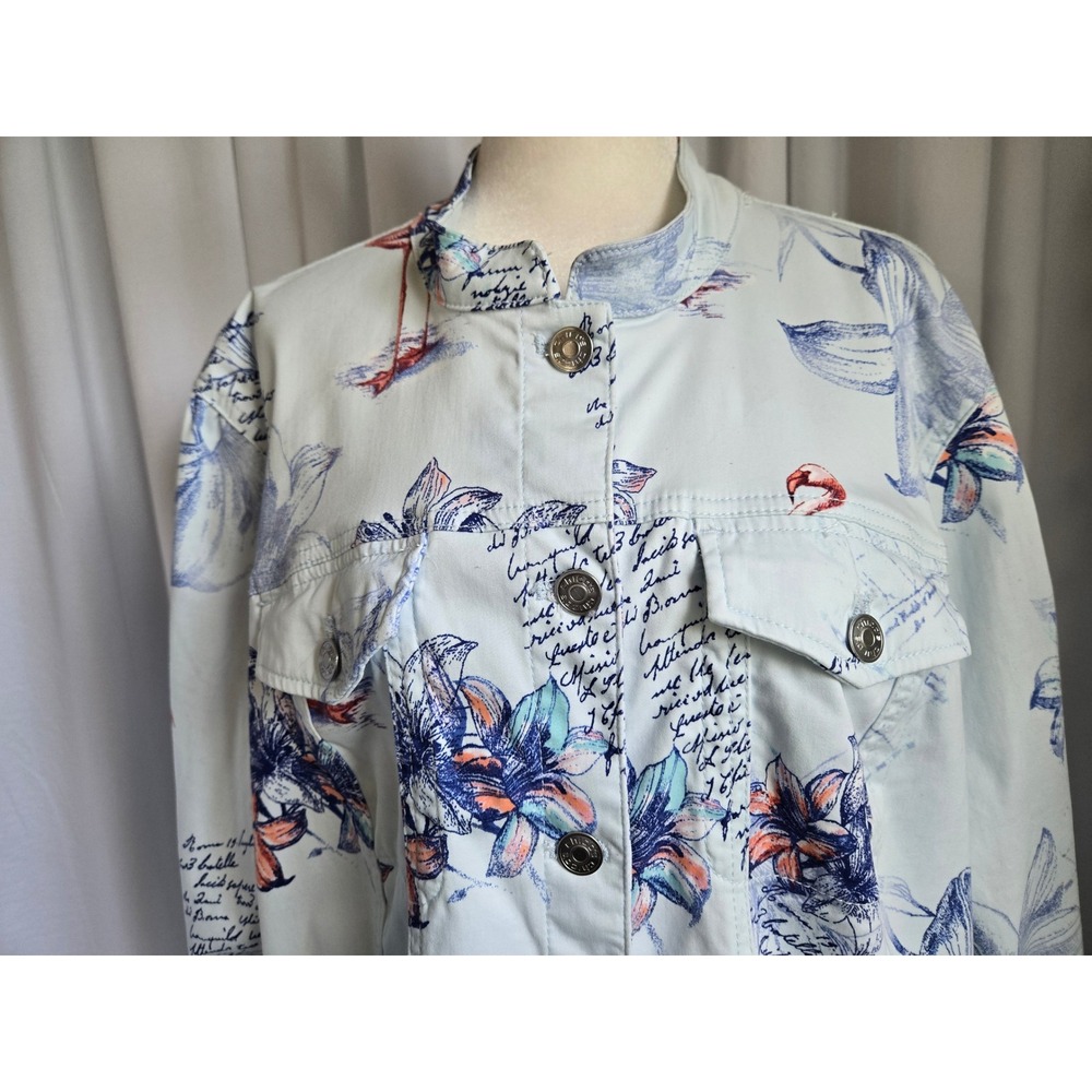 Chicos Bon Voyage Sateen Jacket Light Blue Flamingo Floral Script Print Size 4 - Picture 8 of 13